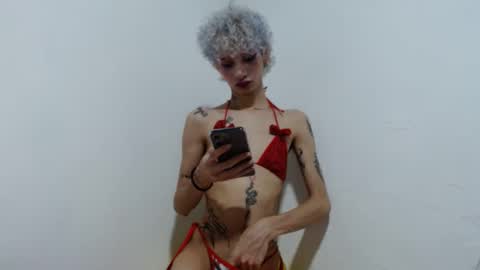 Snapshot of lilith_evil7 chatting on December 15, 9:13 am lilith_evil7 online show from December 15, 9:13 am