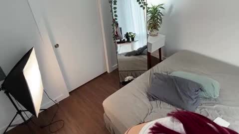 Lily Reina online show from December 12, 10:09 pm