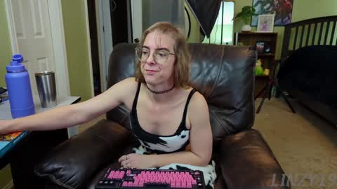 Linzy19 online show from January 10, 5:24 pm