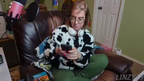 Linzy19 online show from February 22, 4:07 am