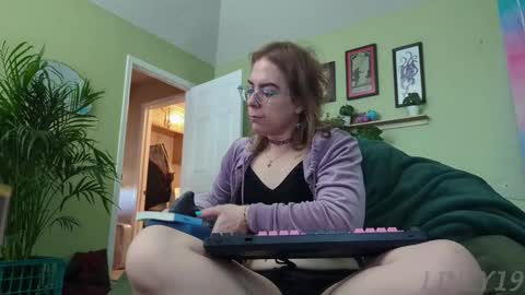 Linzy19 online show from January 14, 2:37 pm