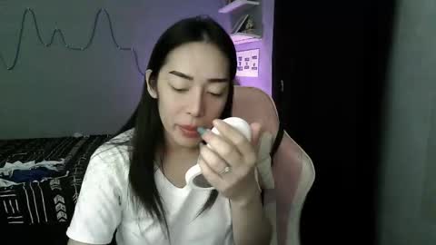 Xinli Su online show from May 26, 4:59 pm