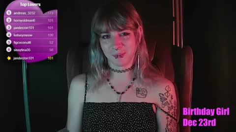 Gwen online show from December 20, 6:08 am