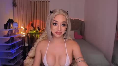 Goddess Ayumi online show from March 27, 3:35 pm