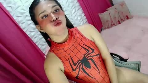 Snapshot of lobotara69 chatting on January 11, 11:02 pm Thea online show from January 11, 11:02 pm