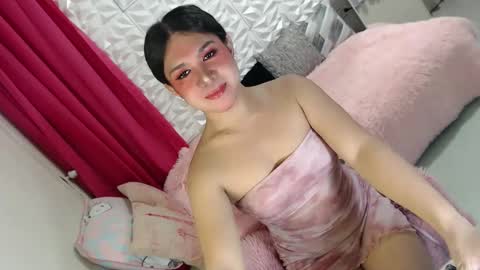 Snapshot of lobotara69 chatting on February 28, 7:48 am Thea online show from February 28, 7:48 am