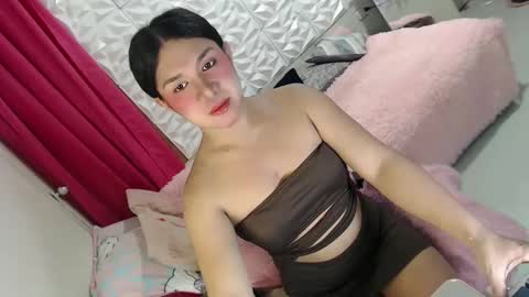 Snapshot of lobotara69 chatting on March 4, 7:51 am Thea online show from March 4, 7:51 am