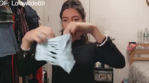 Lolita Wildes Back  online show from November 13, 8:23 am