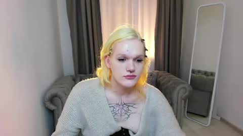 lollita online show from April 16, 5:30 am