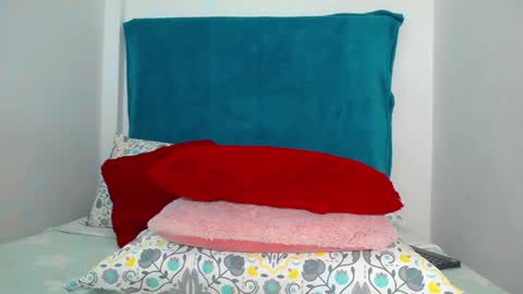 Loraine online show from February 15, 5:17 pm