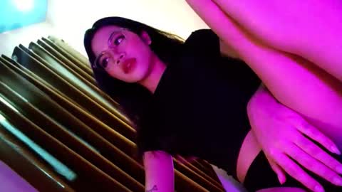 Seren online show from November 18, 7:19 am