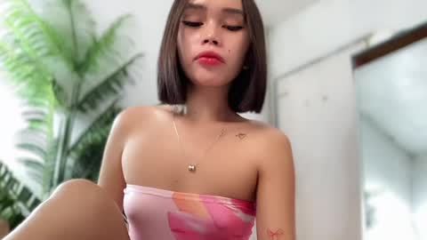 lovely_cittie18 online show from June 3, 3:19 am
