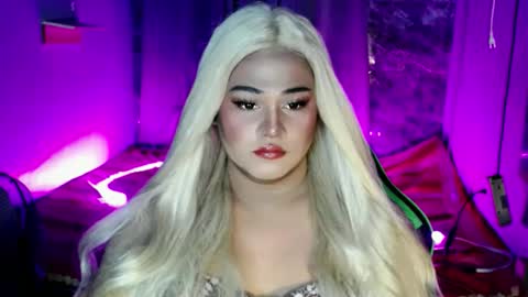 lovely_coleen online show from November 29, 8:22 pm