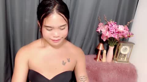 Snapshot of lovelydollsandra chatting on February 16, 10:21 am lovelydollsandra online show from February 16, 10:21 am