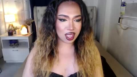 Snapshot of lovelymarie69 chatting on January 6, 5:49 pm Rebeca online show from January 6, 5:49 pm