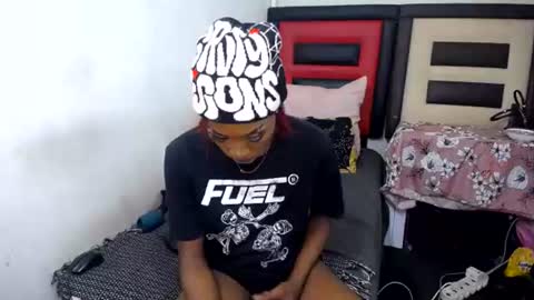 lsnnickykhanyile online show from June 27, 5:52 pm