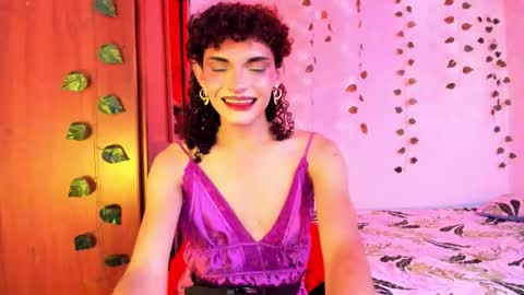 Snapshot of lucianromeo17 chatting on September 26, 7:27 am Lucy or Lucian 3 Come to my social Links3 online show from September 26, 7:27 am