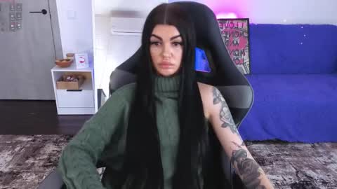 Monika online show from February 4, 1:05 pm