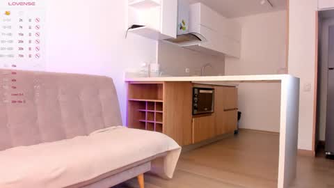Snapshot of lucy__77 chatting on October 16, 7:57 pm Hello my name is Lucy nice to meet you thumb up is important for me kisses online show from October 16, 7:57 pm