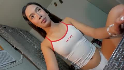 Snapshot of lucy_shane chatting on January 4, 3:49 pm lucy_shane online show from January 4, 3:49 pm