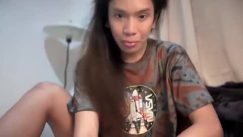 Snapshot of lucy_shane chatting on February 15, 1:05 pm lucy_shane online show from February 15, 1:05 pm
