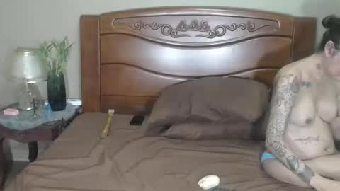 lulu_wild online show from April 5, 1:36 am