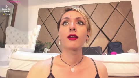 lunitadiva online show from February 22, 1:25 pm