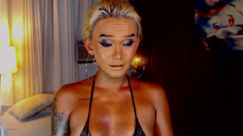AdriannaFowks online show from June 18, 9:14 am