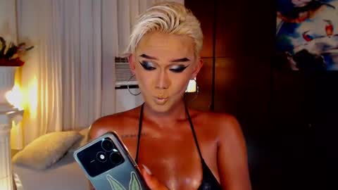 AdriannaFowks online show from July 17, 3:45 am