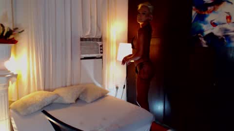 AdriannaFowks online show from July 18, 3:46 am
