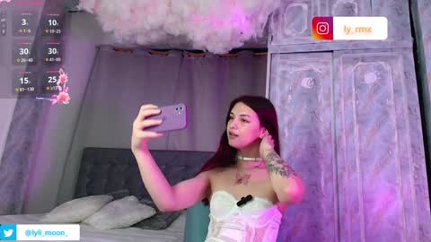 Snapshot of lylita_moon chatting on December 16, 3:40 am Littl online show from December 16, 3:40 am