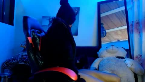 Bella Maidi online show from September 18, 10:31 am