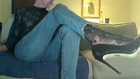 Snapshot of male_in_stockings chatting on January 5, 5:41 pm Sissy in stockings online show from January 5, 5:41 pm
