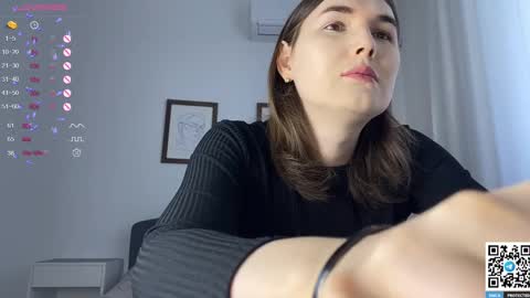 Snapshot of maria_bowie chatting on December 13, 10:41 am Maria online show from December 13, 10:41 am