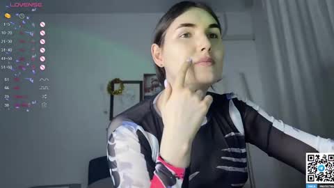 Snapshot of maria_bowie chatting on January 17, 6:25 pm Maria online show from January 17, 6:25 pm