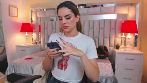 mariiahneedles online show from December 22, 10:36 pm