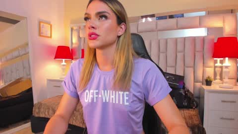 mariiahneedles online show from December 28, 3:58 am