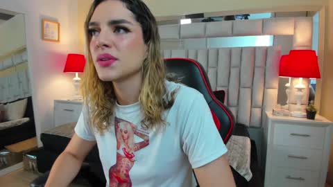 mariiahneedles online show from January 10, 8:15 pm