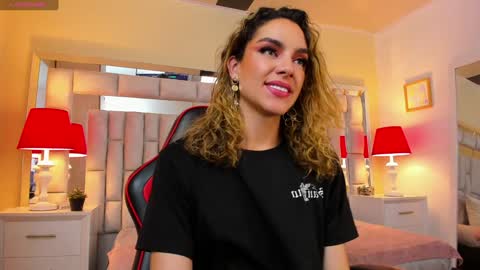 mariiahneedles online show from January 22, 10:17 pm