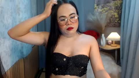 LEAH online show from March 5, 1:32 am