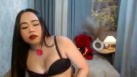 LEAH online show from March 12, 6:51 am