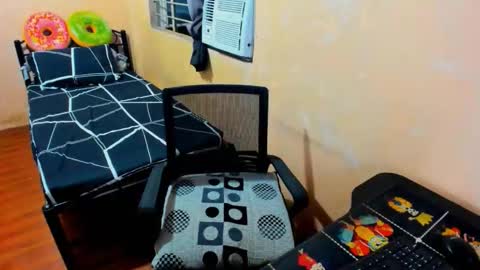 kimmy online show from March 26, 7:06 pm