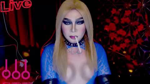 THE QUEEN ALPHA   Queen Medusa Prey online show from October 31, 3:21 pm