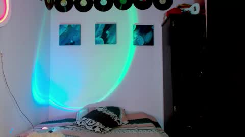 meghan_devil_ online show from December 17, 4:18 am