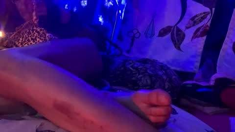 gurlnips online show from February 12, 10:03 am