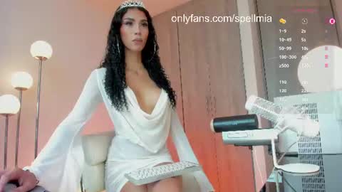 Mia  instagram miasspell online show from July 11, 3:49 pm