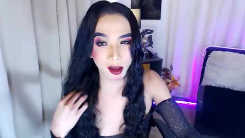 michaelagoddess online show from November 17, 4:29 pm