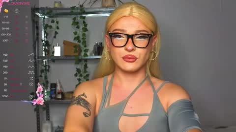 Snapshot of michelle_jacksonn chatting on September 16, 5:28 pm michelle_jacksonn online show from September 16, 5:28 pm