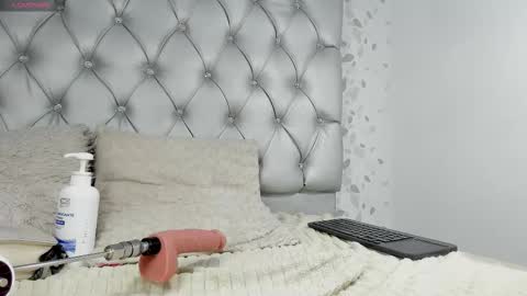 Snapshot of michelle_perla chatting on September 27, 9:35 pm michelle perla online show from September 27, 9:35 pm