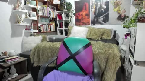 michelle apihel online show from November 3, 9:36 pm